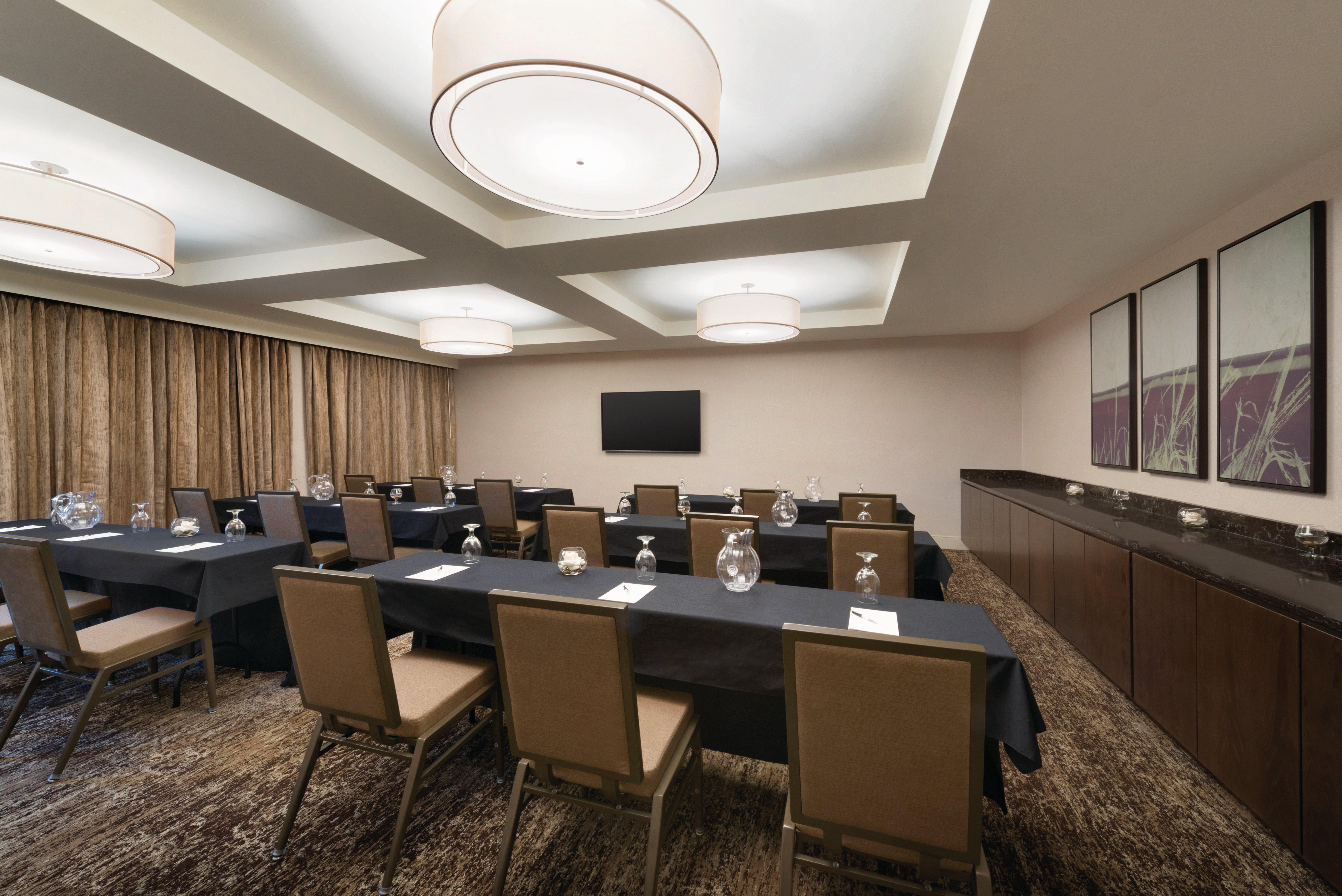 Chicago By Ihg Hotel Schaumburg